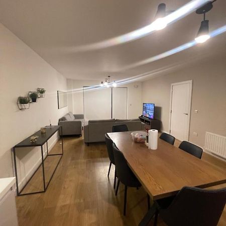 Private Room In A New Shared Apartment ماينوث المظهر الخارجي الصورة