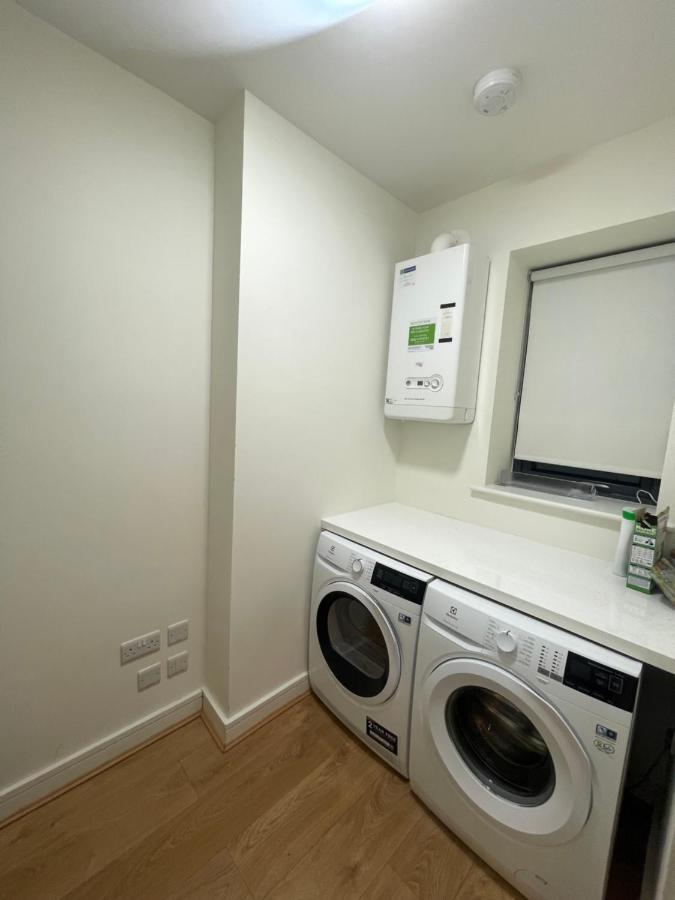 Private Room In A New Shared Apartment ماينوث المظهر الخارجي الصورة