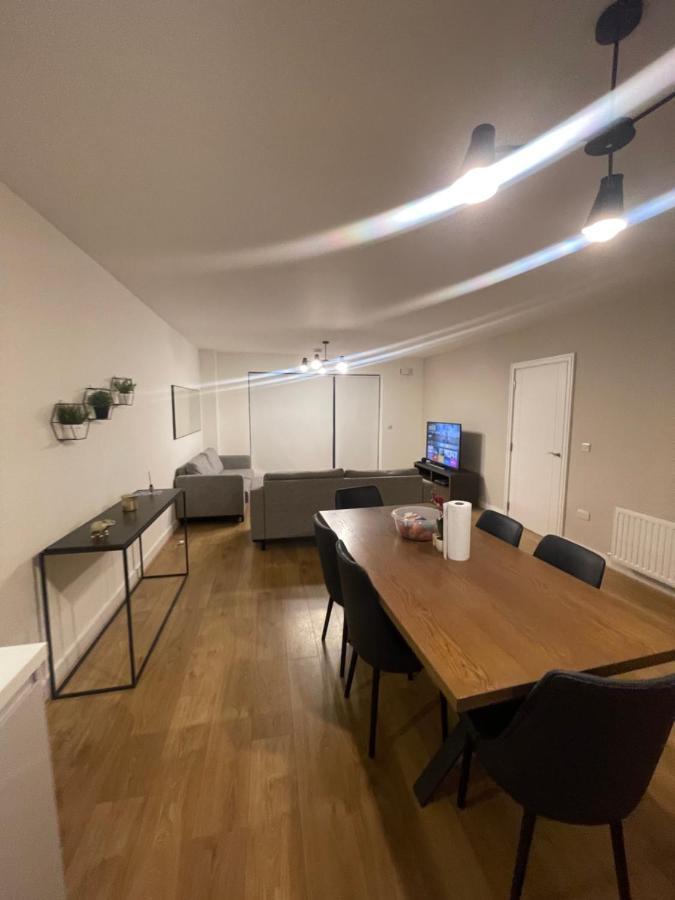 Private Room In A New Shared Apartment ماينوث المظهر الخارجي الصورة